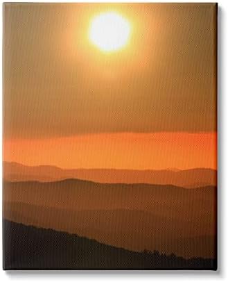 Stupell Sanayi Sıcak Günbatımı Gökyüzü Katmanlı Dağ Manzara Fotoğrafçılığı Tuval Duvar Sanatı, 24x30, Turuncu
