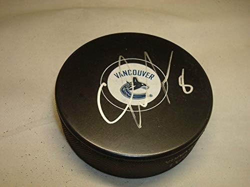 Christopher Tanev İmzalı Vancouver Canucks Hokey Diski İmzalı 1A İmzalı NHL Diskleri